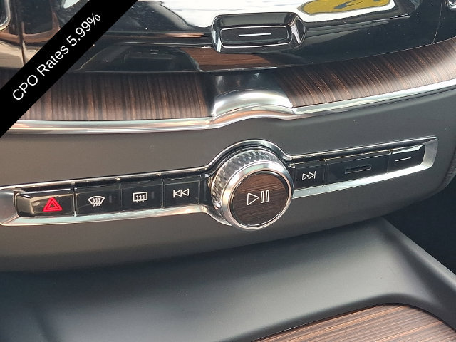 Certified 2023 Volvo XC60 B5 Plus AWD/4WD image 19