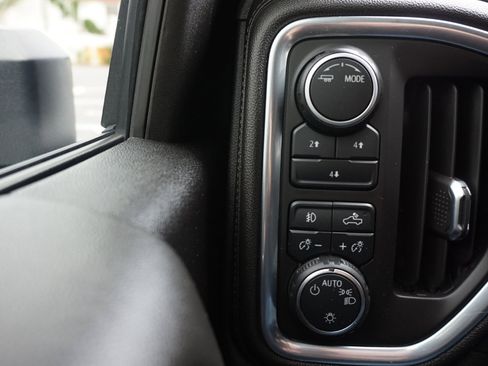 Used 2022 Chevrolet Silverado 2500 LT w/ Convenience Package image 25