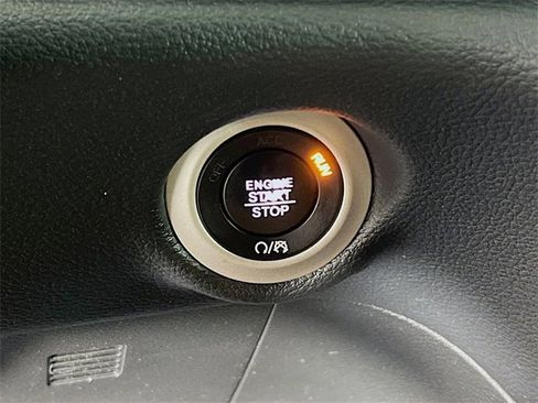 Used 2022 Chrysler Pacifica Pinnacle image 18