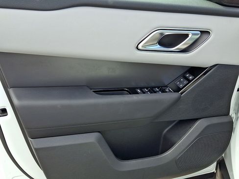 Used 2026 Land Rover Range Rover Velar S AWD/4WD image 13