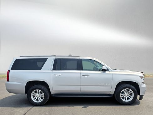 Used 2018 Chevrolet Suburban LT AWD/4WD image 6