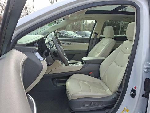 Used 2021 Cadillac XT5 Premium Luxury image 14