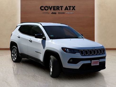 Used 2025 Jeep Compass Latitude image 7