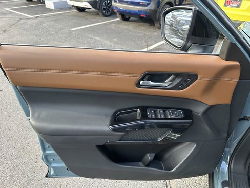 New 2026 Nissan Pathfinder Platinum image 26