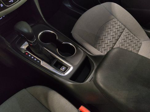 Used 2024 Chevrolet Equinox LS FWD image 26