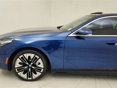 Used 2026 BMW 530i image 9