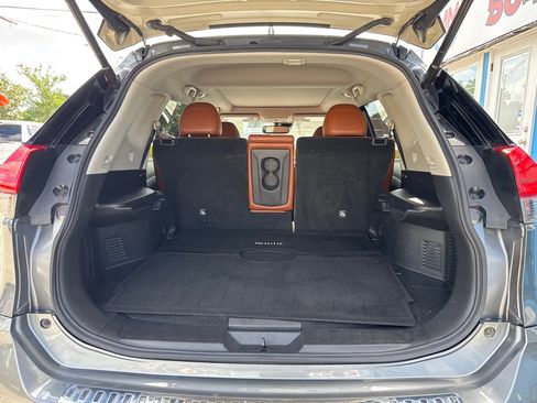 Used 2018 Nissan Rogue SL w/ Premium Package image 6