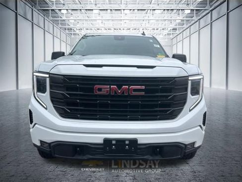Used 2022 GMC Sierra 1500 Elevation AWD/4WD image 2