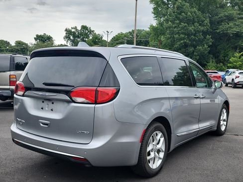 Used 2020 Chrysler Pacifica Limited FWD image 5