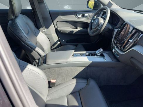 Certified 2024 Volvo XC60 B5 Ultimate image 30