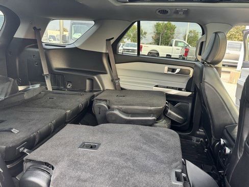 Used 2022 Ford Explorer XLT w/ Equipment Group 202A image 33