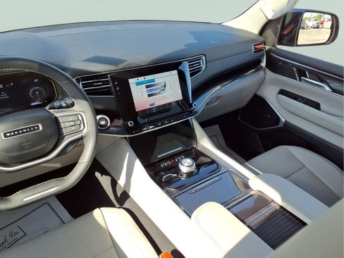 Used 2024 Jeep Wagoneer 4WD image 6