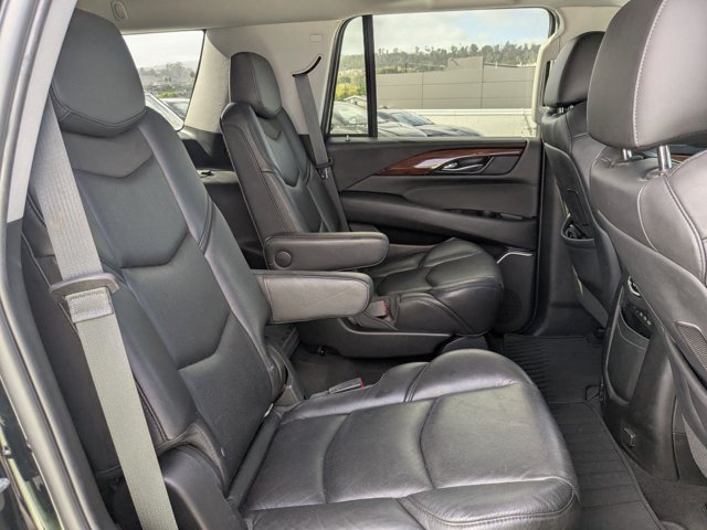 Used 2018 Cadillac Escalade Premium Luxury AWD/4WD image 19