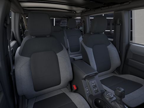 New 2025 Ford Bronco 4-Door image 10