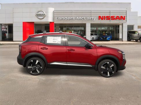 New 2026 Nissan Kicks SR w/ Cold Weather Package image 2