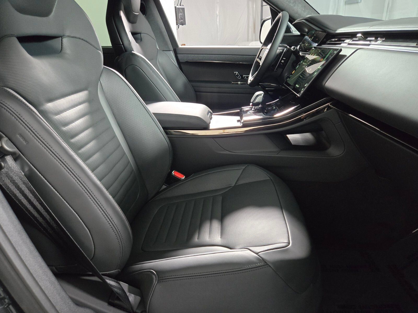 New 2026 Land Rover Range Rover Sport Autobiography AWD/4WD image 3