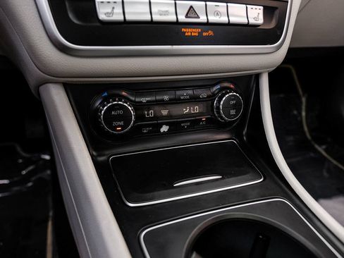 Used 2019 Mercedes-Benz GLA 250 image 24