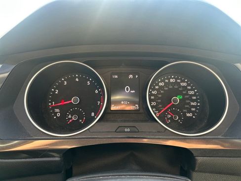 Used 2019 Volkswagen Tiguan SE w/ Panoramic Sunroof Package image 14