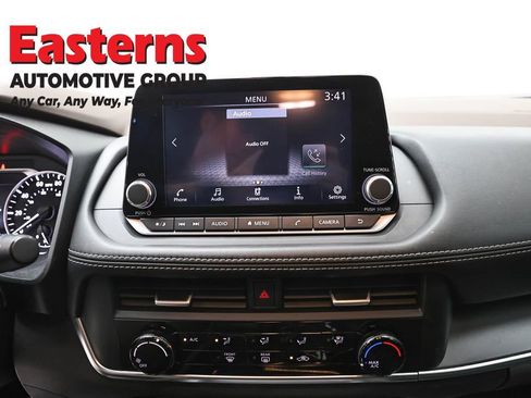 Used 2023 Nissan Rogue S AWD/4WD image 12
