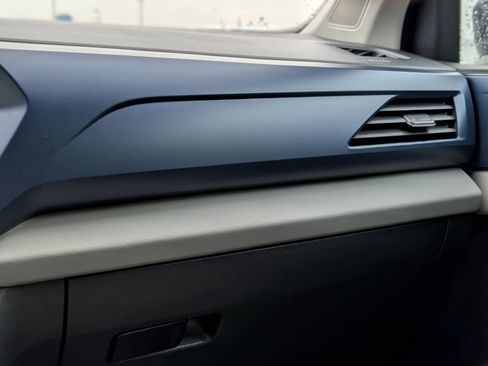 Used 2023 Volkswagen Taos SE image 16