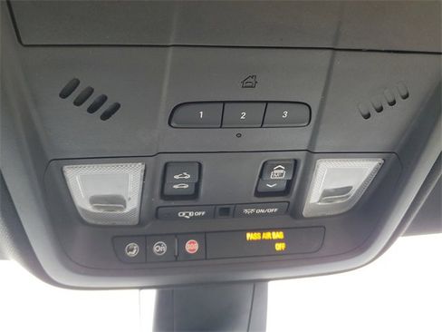 Used 2017 Cadillac XT5 Luxury w/ Driver Awareness Package image 21