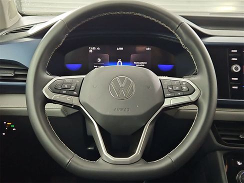 Certified 2024 Volkswagen Taos SE image 22