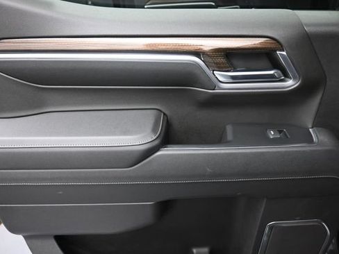 Used 2023 Chevrolet Silverado 1500 LT AWD/4WD image 19
