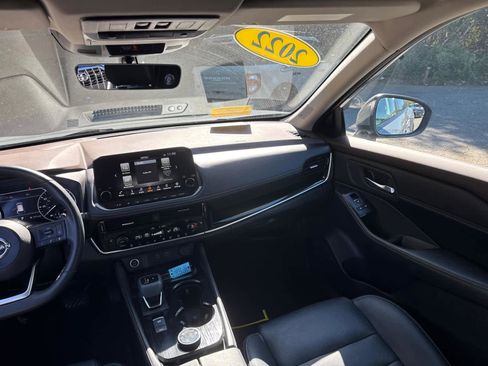 Used 2022 Nissan Rogue SL w/ SL Premium Package image 38