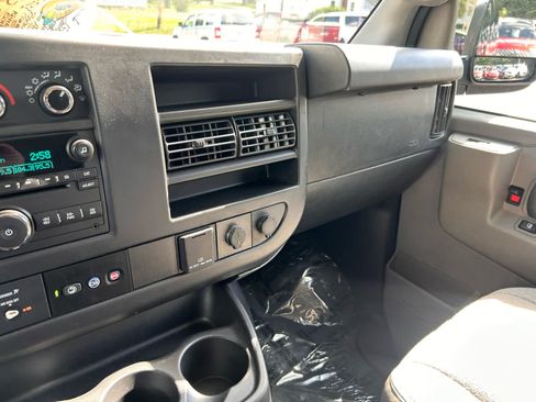 Used 2017 Chevrolet Express 3500 LT w/ LT Preferred Equipment Group RWD image 18