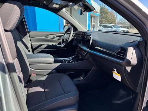 New 2026 Chevrolet Traverse LT w/ Driver Confidence Package image 16