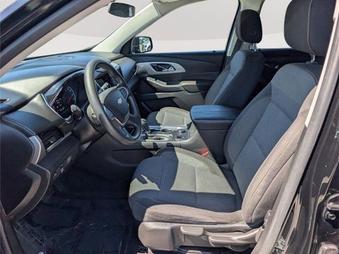 Used 2018 Chevrolet Traverse LS FWD image 17