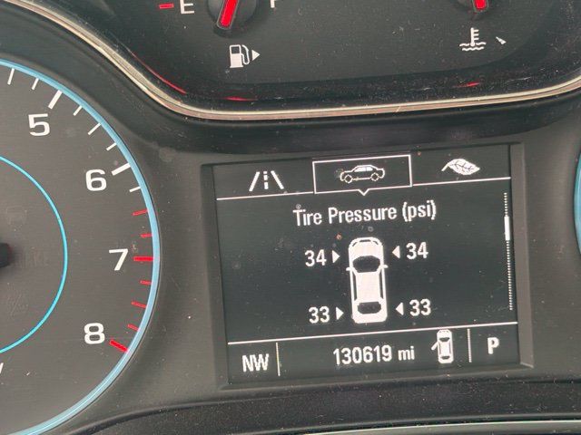 Used 2017 Chevrolet Cruze LS FWD image 26