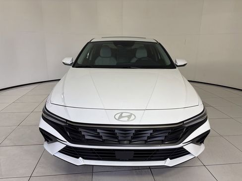 New 2026 Hyundai Elantra Limited FWD image 8
