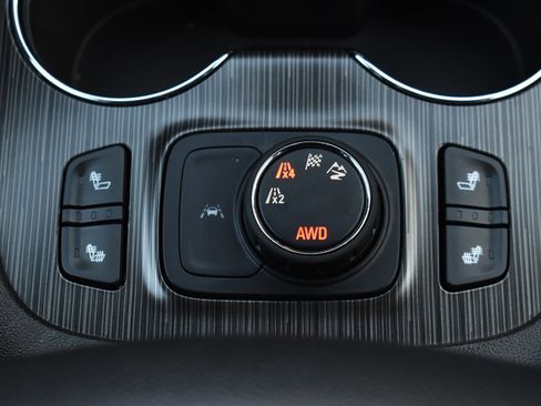 Used 2023 GMC Acadia SLT image 25