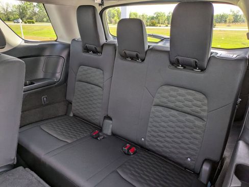 Used 2024 Nissan Pathfinder SV AWD/4WD image 14