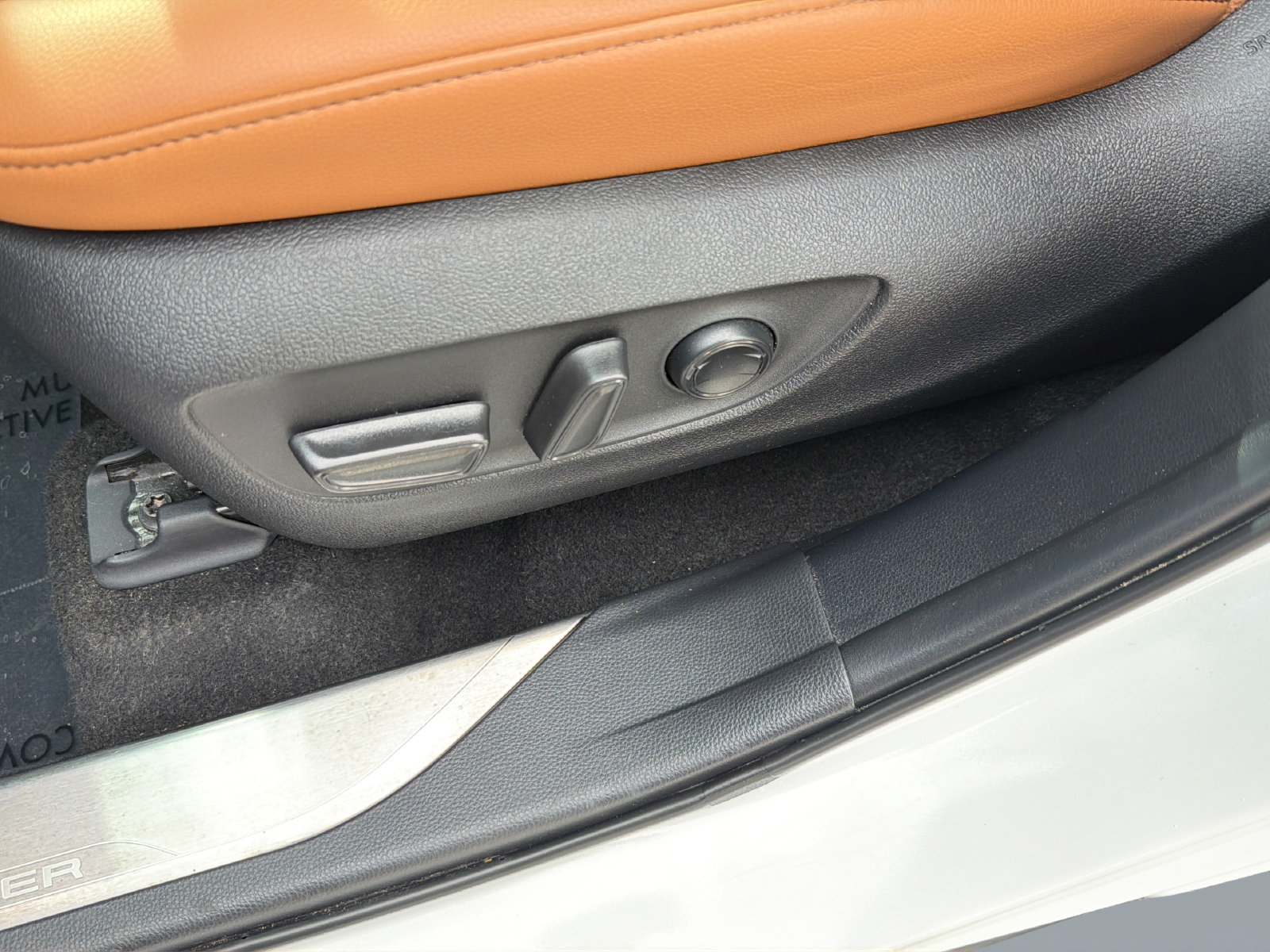 Used 2024 Toyota Highlander Platinum FWD image 33