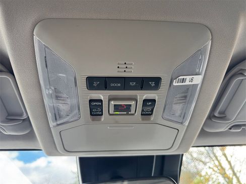 Used 2022 Toyota RAV4 XLE image 26