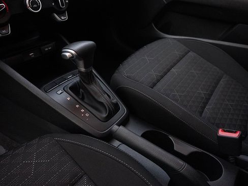 Used 2021 Kia Rio LX image 40