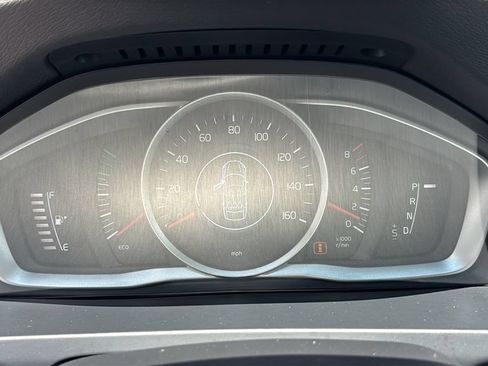Used 2018 Volvo V60 T5 Dynamic FWD image 15