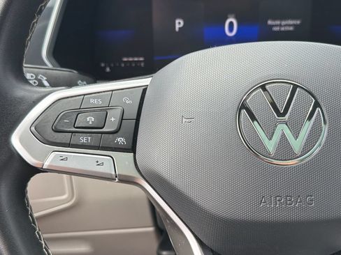 Certified 2023 Volkswagen Tiguan SE R-Line AWD/4WD image 13