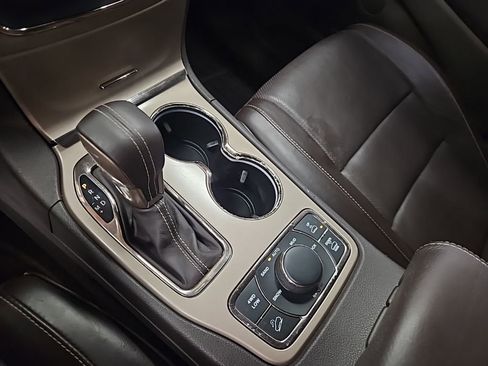 Used 2016 Jeep Grand Cherokee Summit w/ Platinum Series Group image 27