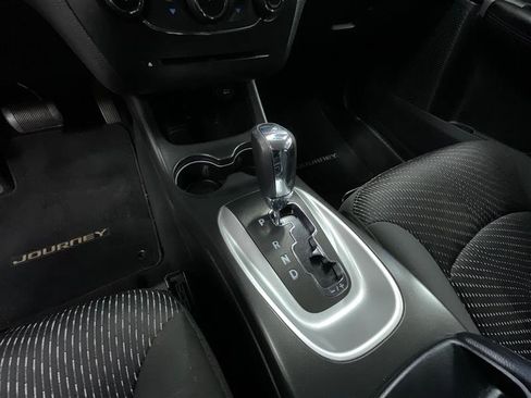 Used 2017 Dodge Journey SE image 15