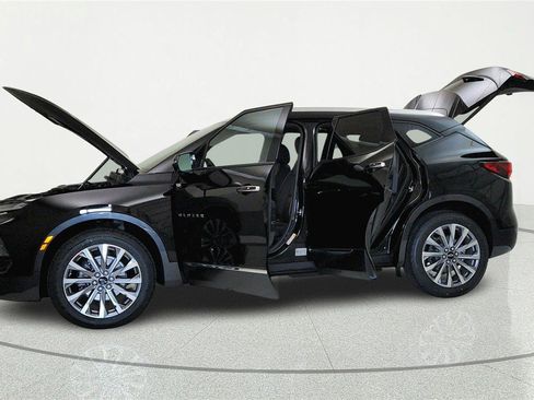 Used 2024 Chevrolet Blazer Premier w/ Driver Confidence II Package FWD image 6