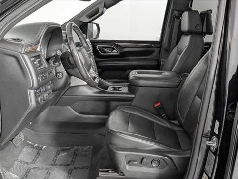 Used 2021 Chevrolet Suburban Z71 w/ Z71 Signature Package AWD/4WD image 14