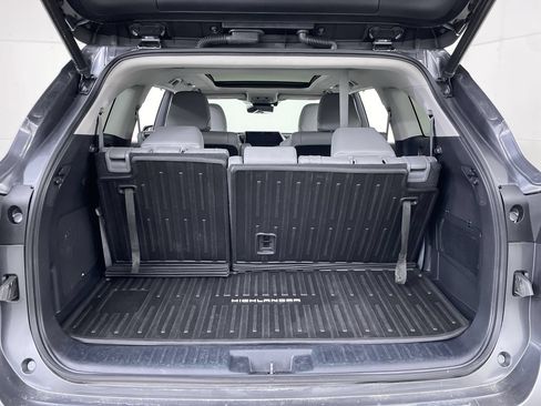 Used 2021 Toyota Highlander Platinum AWD/4WD image 23