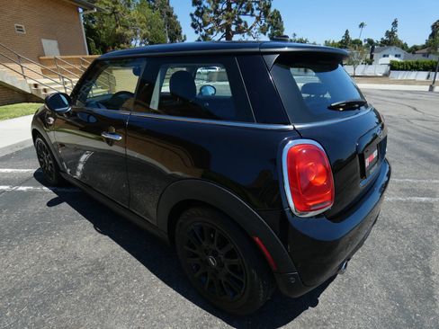 Used 2018 MINI Cooper 2-Door Hardtop FWD image 12