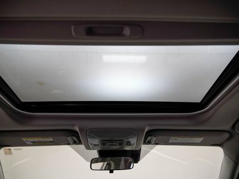 Used 2022 Toyota RAV4 XLE Premium AWD/4WD image 3