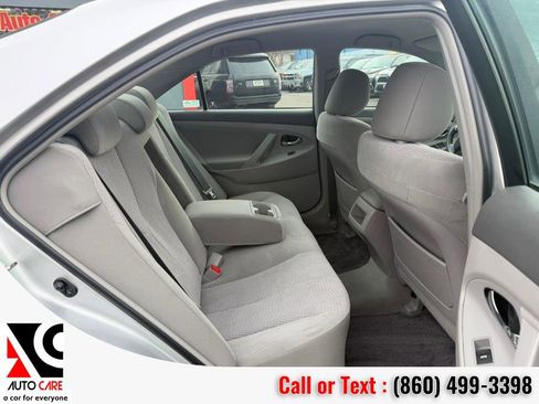 Used 2011 Toyota Camry LE FWD image 10