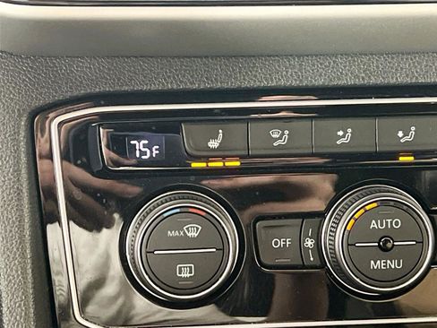 Used 2022 Volkswagen Atlas Cross Sport SE AWD/4WD image 20