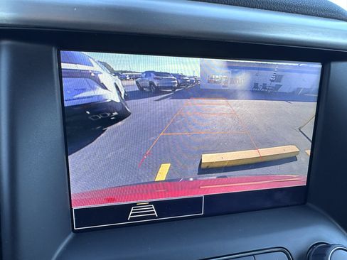 Used 2023 GMC Acadia SLE w/ Driver Convenience Package image 19